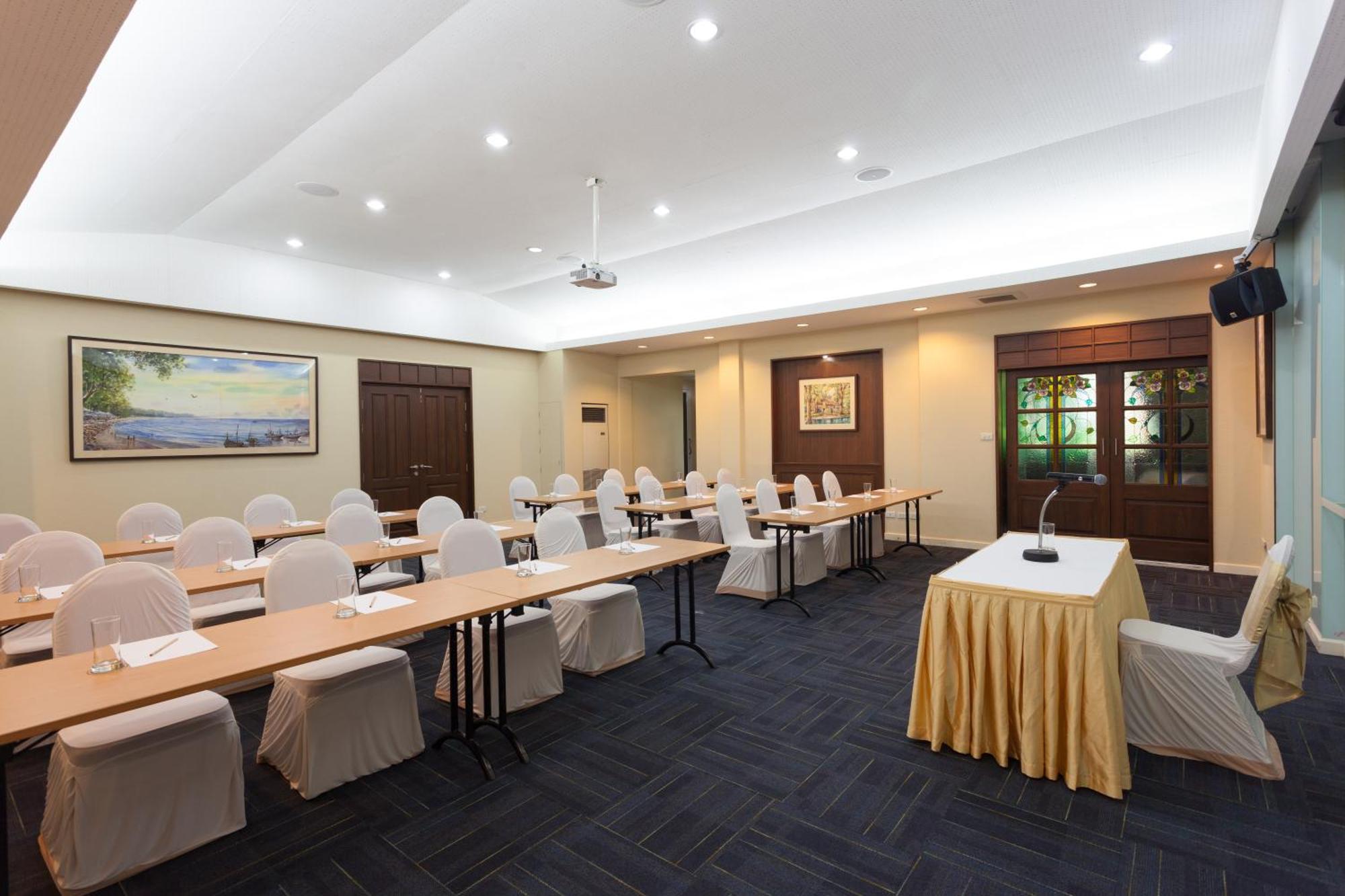 Raya Resort Beach Front - The Most Green Resort In Cha-Am Bagian luar foto
