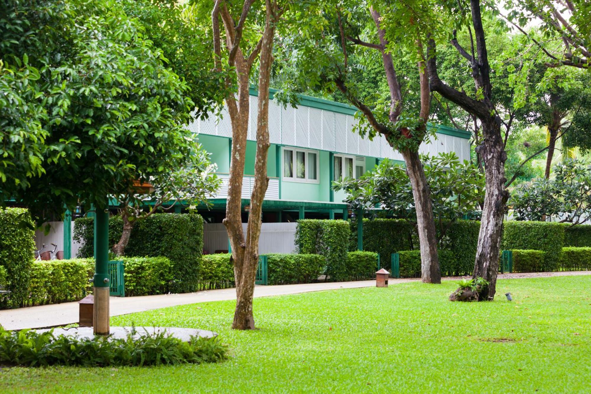 Raya Resort Beach Front - The Most Green Resort In Cha-Am Bagian luar foto