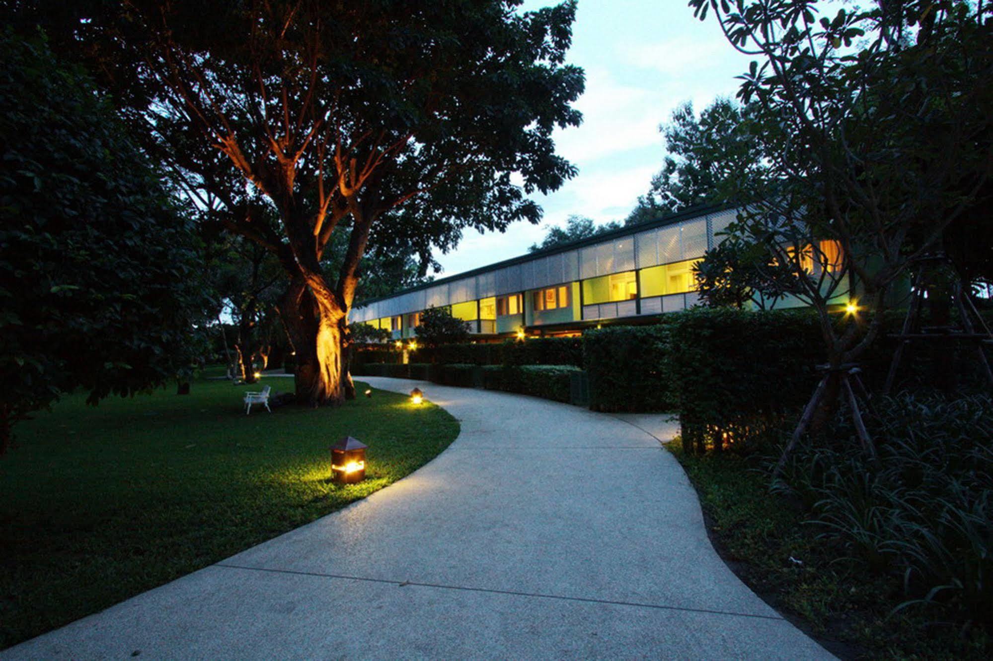 Raya Resort Beach Front - The Most Green Resort In Cha-Am Bagian luar foto