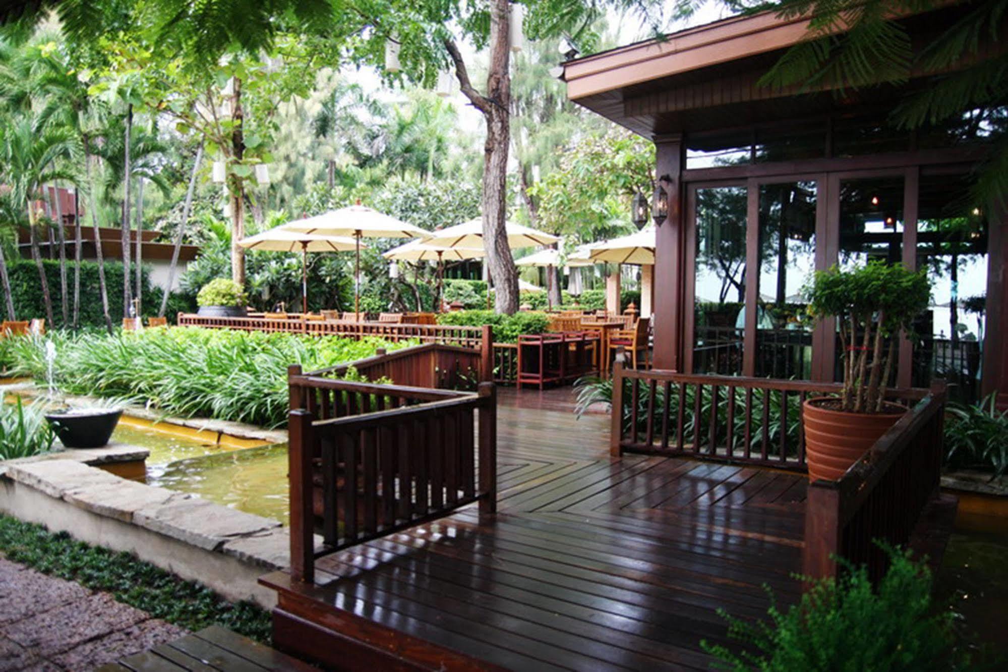Raya Resort Beach Front - The Most Green Resort In Cha-Am Bagian luar foto
