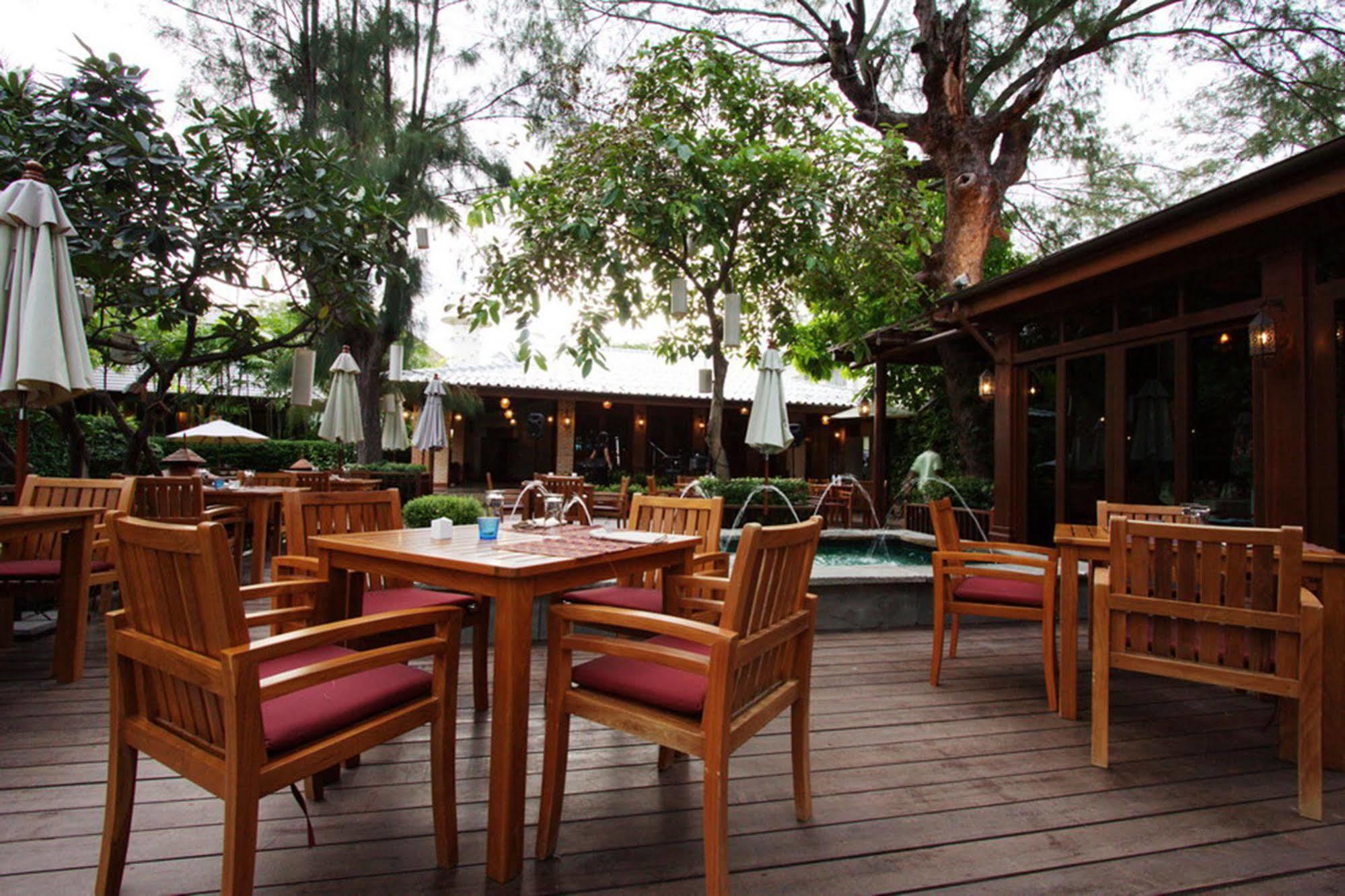 Raya Resort Beach Front - The Most Green Resort In Cha-Am Bagian luar foto
